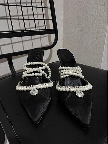 İnci detaylı stiletto