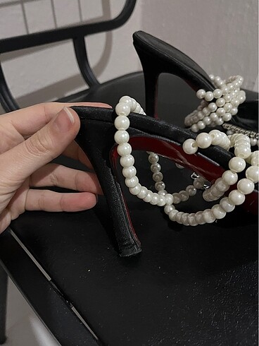 37 Beden İnci detaylı stiletto