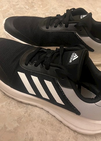 Siyah Adidas spor ayakkabı - Görsel 3