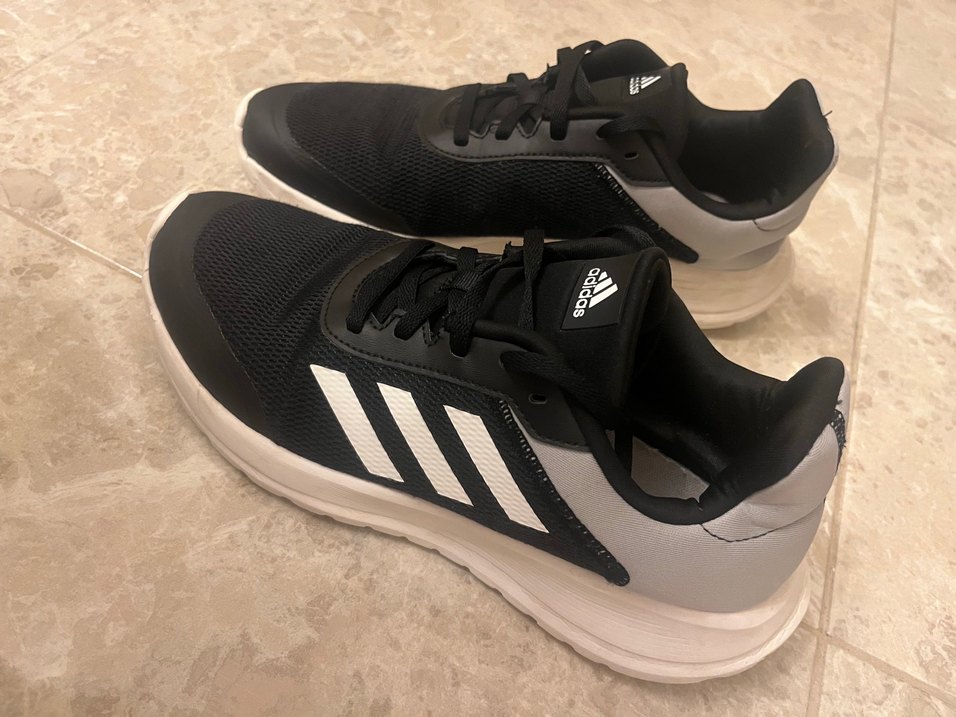Siyah Adidas spor ayakkabı - Görsel 3