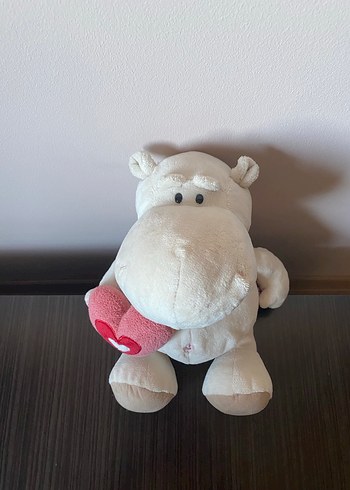 Kalp Detaylı Bej Peluş Oyuncak - Görsel 2