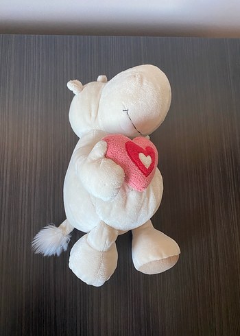 Kalp Detaylı Bej Peluş Oyuncak - Görsel 3