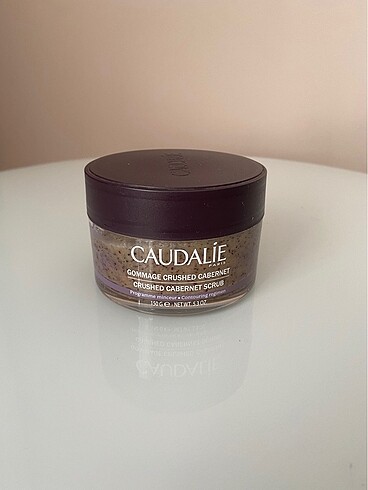 CAUDALIE selülit karşıtı vücut peelingi