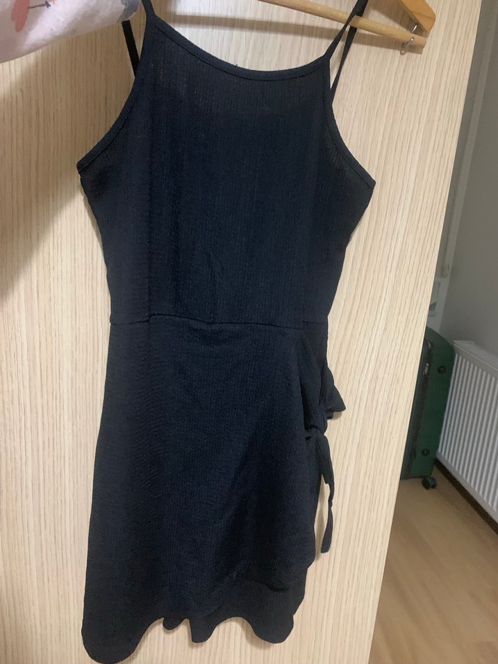 Siyah Midi Askılı Bel Detaylı Şortlu Elbises - Görsel 4