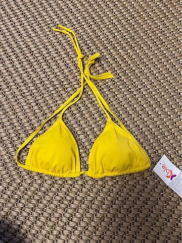 Bikini üstü