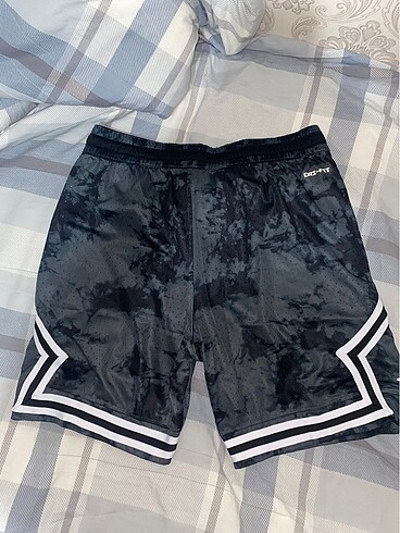 l Beden jordan diamond short