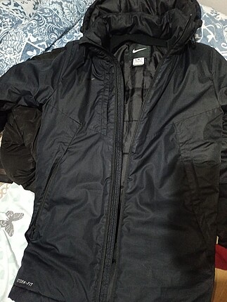 nike mont