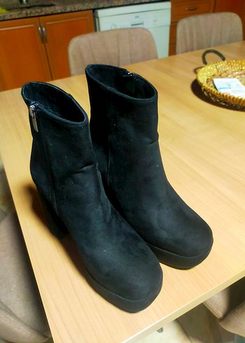 Siyah Lastikli Blok Topuk Kadın Bot - Görsel 4