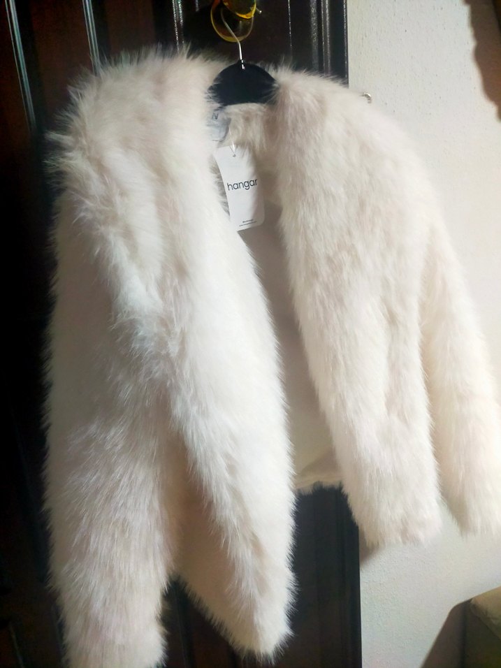 Beyaz Kürk Detaylı Midi Kadın Ceket - Görsel 2