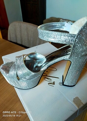 Sifir bir kez giyildi  - Görsel 5