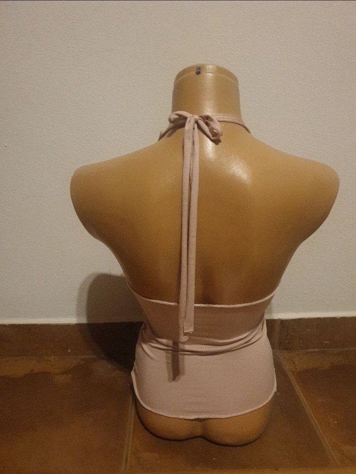 Siyah V Yaka İnce Askılı Gotik Atlet - Görsel 4