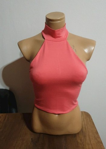 Siyah Yüksek Yakalı Kolsuz Crop Top - Görsel 4