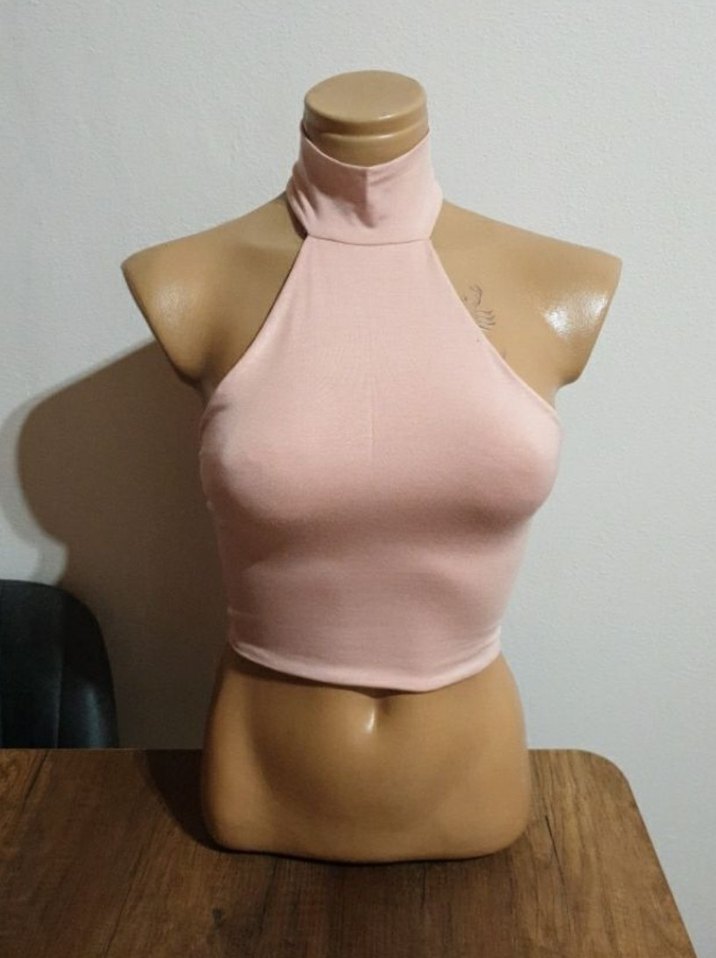 Siyah Yüksek Yakalı Kolsuz Crop Top - Görsel 5