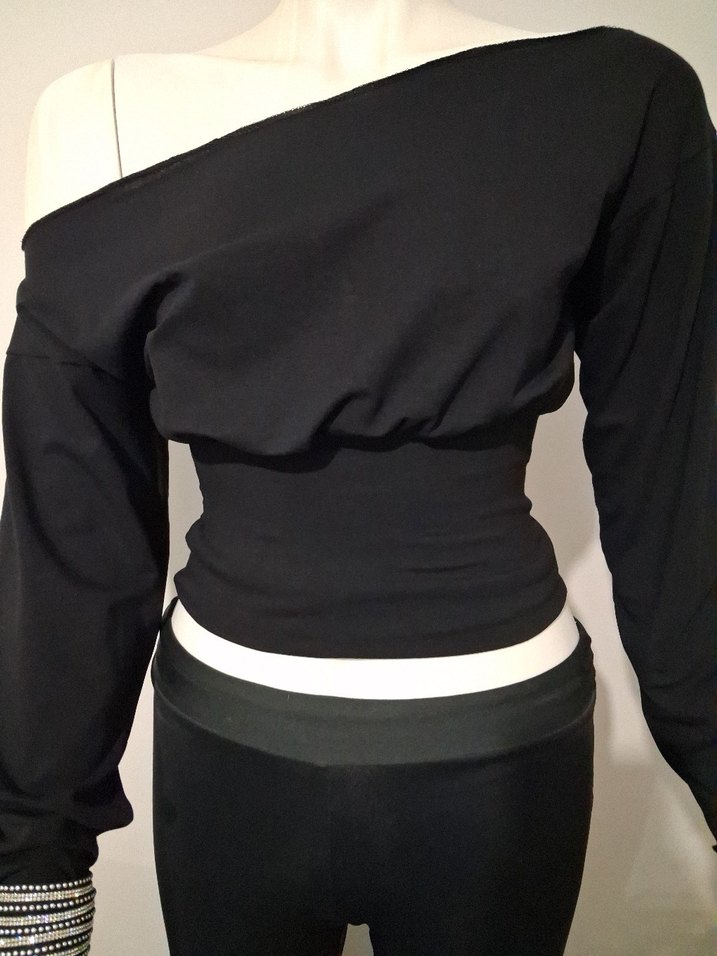 Siyah Straplez Uzun Kollu Mini Atletik Üst - Görsel 4