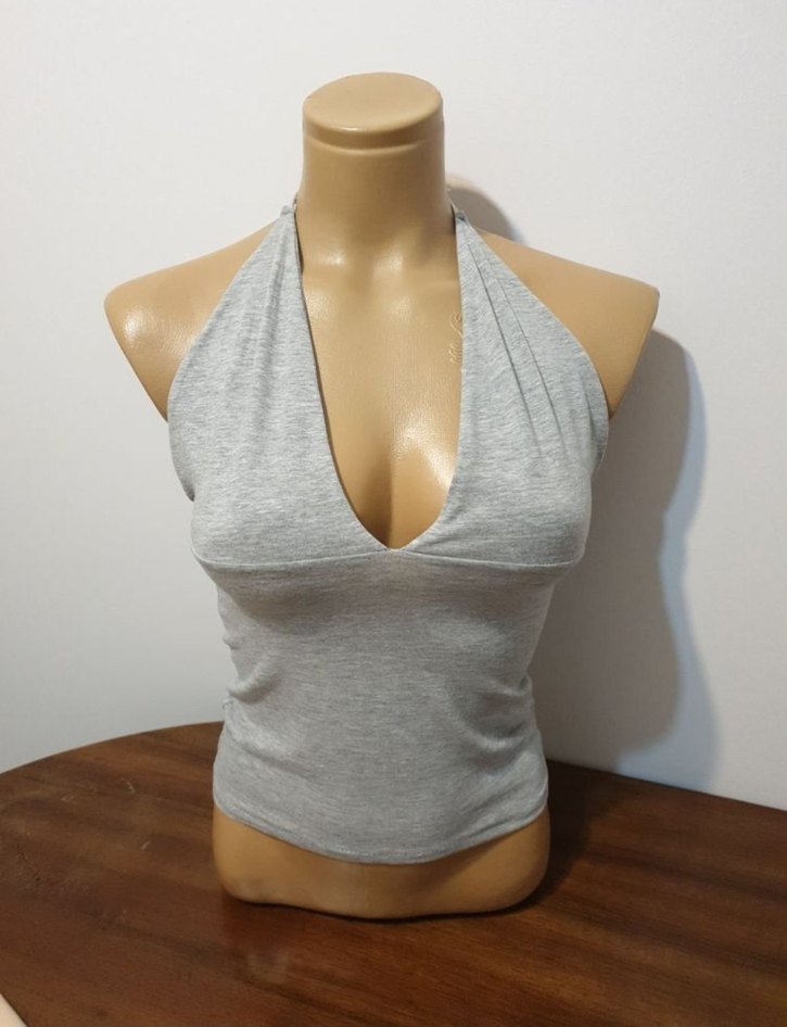 Siyah V Yaka İnce Askılı Mini Atlet - Görsel 5