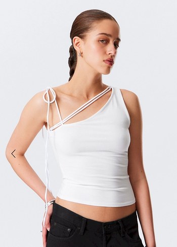 s Beden Siyah Asimetrik Mini Crop Top