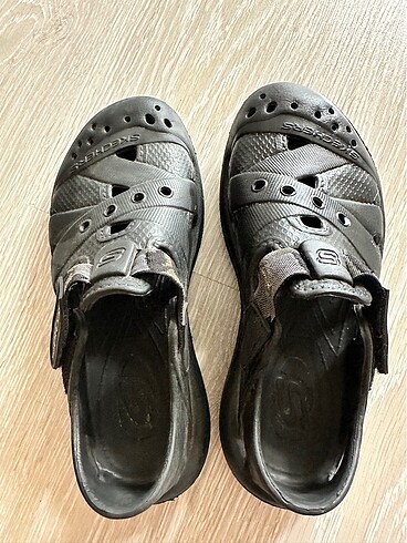 37 Beden Orjinal Skechers sandalet