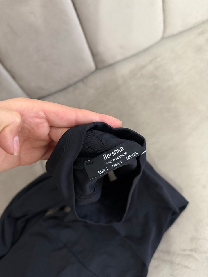 Sırt dekolteli elbise - Görsel 3