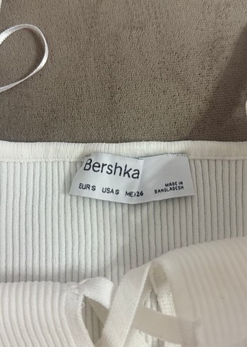 Bershka Beyaz İnce Askılı Crop Top