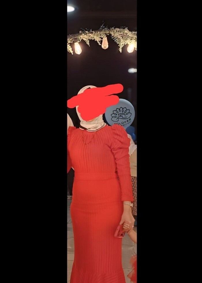 Kirmizi elbise - Görsel 2