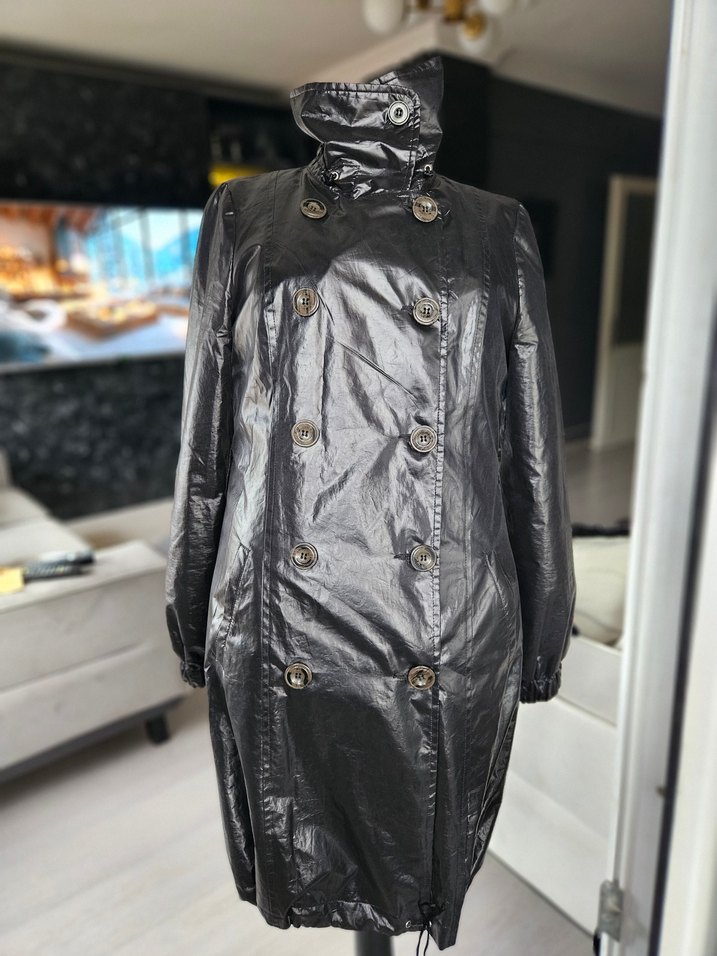 Siyah Parlak Deri Kadın Trençkot - Görsel 4