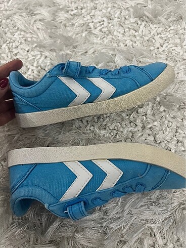 Hummel Hummel erkek çocuk spor ayakkabısı.