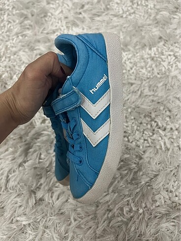 30 Beden Hummel erkek çocuk spor ayakkabısı.