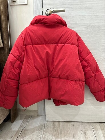 m Beden Pull and bear dik yaka şişme mont