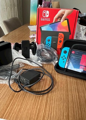Kırmızı Nintendo Switch Oled 64GB Konsolu - Görsel 2