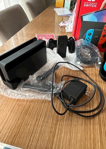 Kırmızı Nintendo Switch Oled 64GB Konsolu - Görsel 4