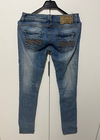 Stradivarius Mavi Kadın Bol Kesim Kot Pantolon - Görsel 2