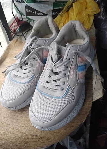 38 Beden Adidas spor ayakkabisi