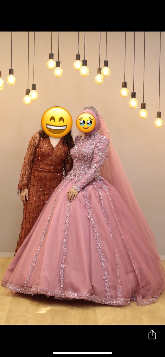 Uzun Kollu Pembe İşlemeli Sade Tesettür Nişan Elbisesi - Görsel 2