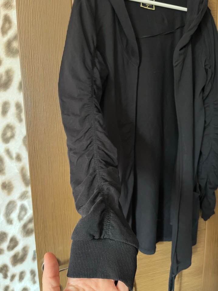 Siyah Kapüşonlu Salaş Hırka - Görsel 2