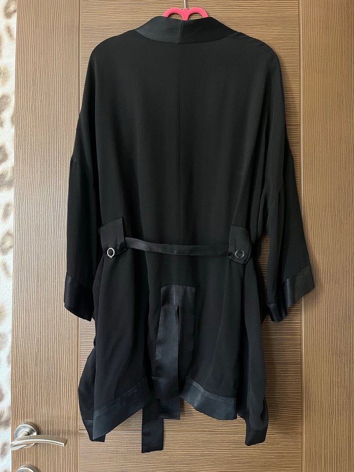 Siyah Kuşaklı Midi Ceket - Görsel 4