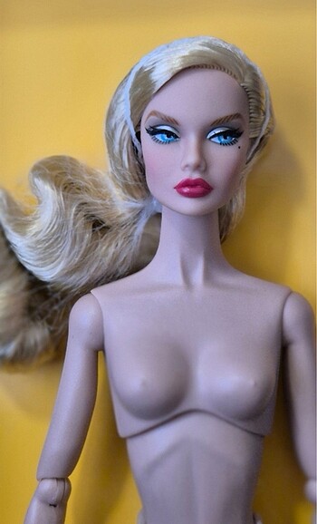  Beden Poppy Parker lounge siren