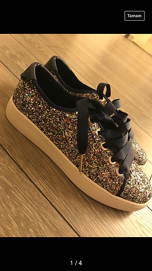 Stradivarius Sıfır renkli pullu sneaker