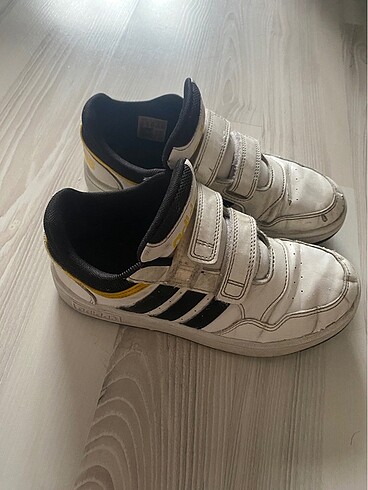 34 numara orijinal Adidas