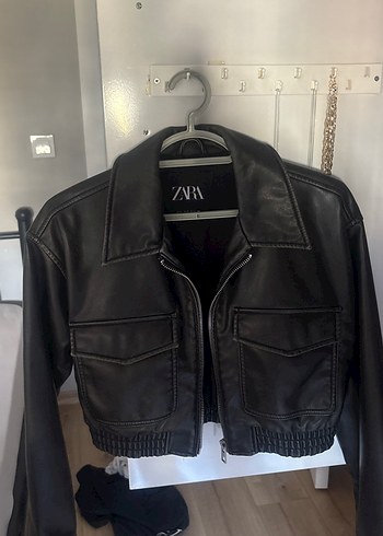 Zara Siyah Deri Kruvaze Ceket