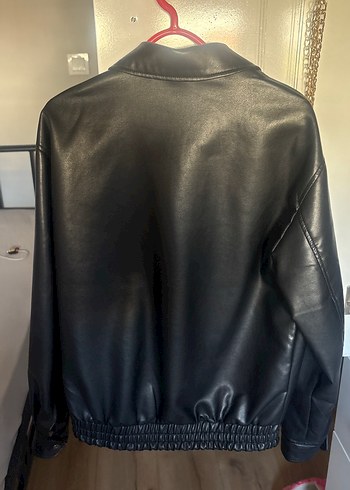 Pull and Bear Siyah Deri Kadın Ceket - Regular Fit