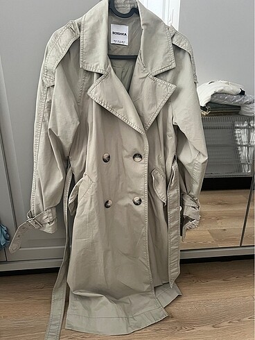 Trenckot bershka