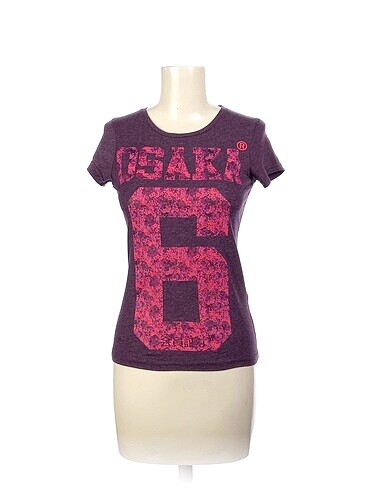 Superdry T-shirt %70 İndirimli.