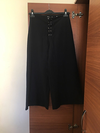 Siyah kısa geniş paça pantolon 