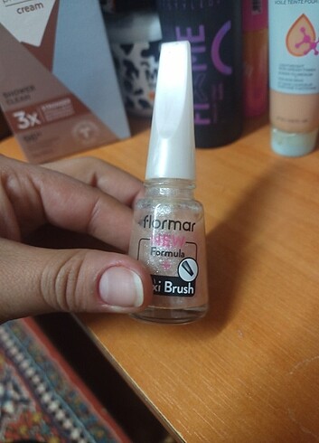 Flormar ve pastel oje