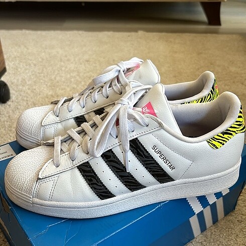 Adidas Superstar