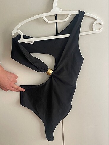 Dekolteli body
