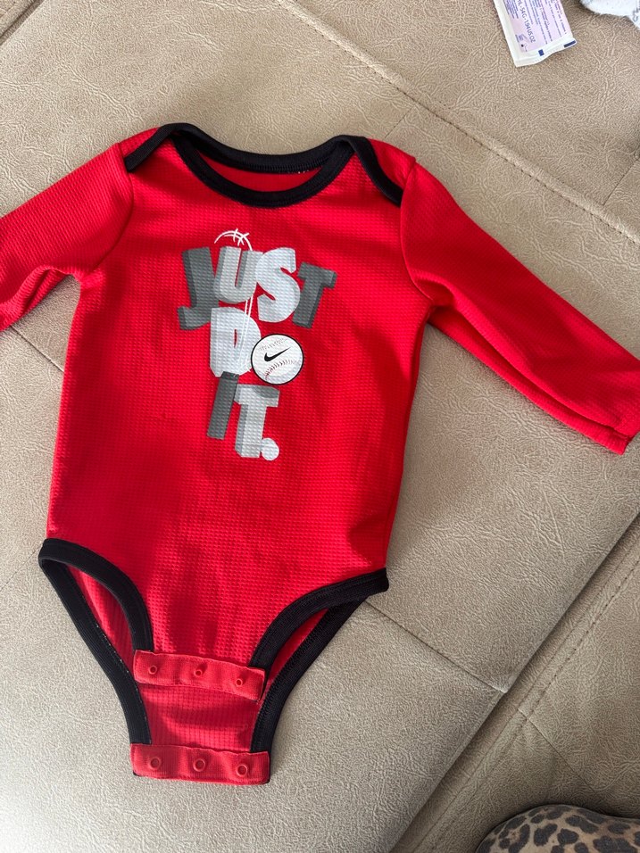 Nike Uzun Kollu Kırmızı Baskılı Bebek Body - Görsel 3