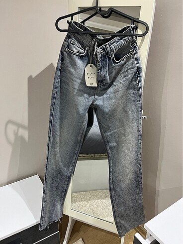 Sıfır etiketli dilvin jeans 34 beden