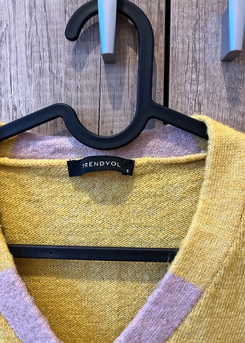 Sarı V Yaka Örgü Kadın Kazak - Görsel 2