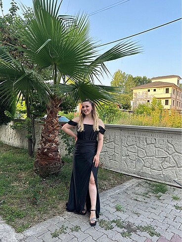 Diğer Siyah saten elbise yırtmaçlı